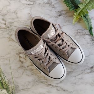 ONCE WORN Twill Fabric Converse Size 9